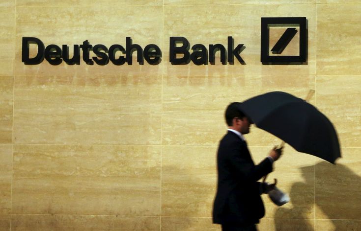 Μεγάλη μείωση στα καθαρά της κέρδη ανακοίνωσε η Deutsche Bank