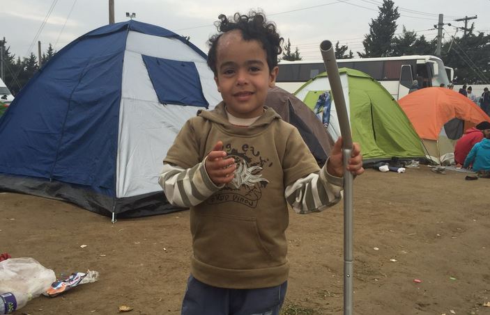 Ιμπραήμ, ο μικρός πρόσφυγας με το σημάδι από βόμβα στο κεφάλι του