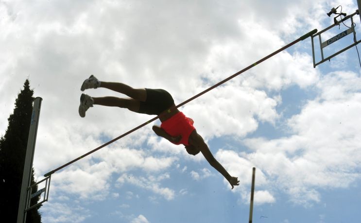 Συγχαρητήρια για το ρεκόρ του Καραλή στο άλμα επί κοντώ