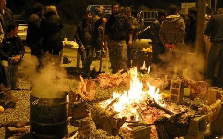 Μπλόκα με αντικριστό και λύρα στην Κρήτη