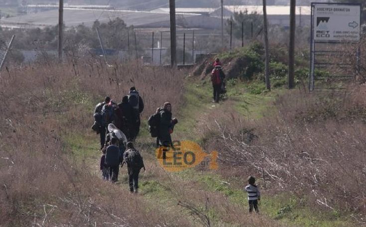 Πρόσφυγες ξεκίνησαν με τα πόδια από τα Διαβατά για την Ειδομένη