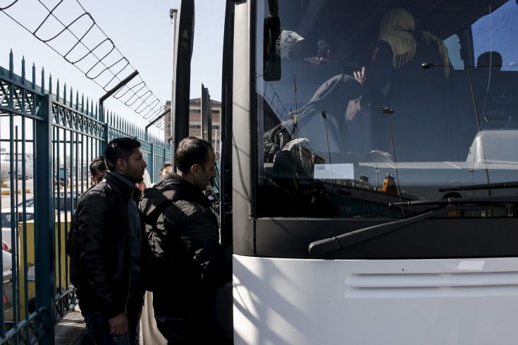 Πίσω στην Κοζάνη τα λεωφορεία με προορισμό την Ειδομένη
