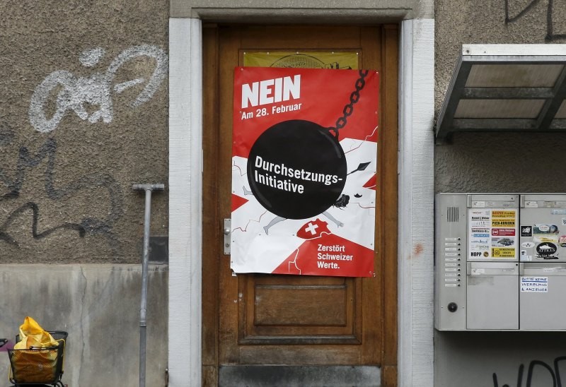 Τι δείχνει το exit poll για το αμφιλεγόμενο δημοψήφισμα στην Ελβετία