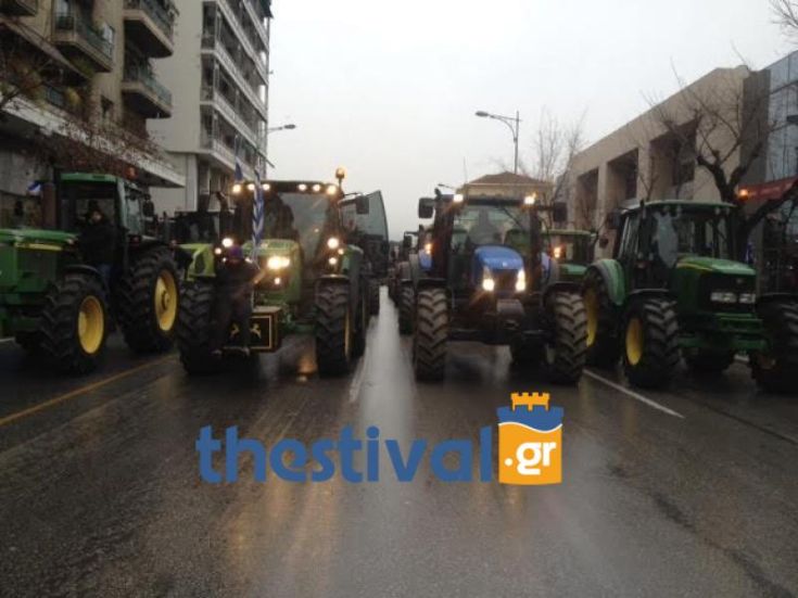 Αγρότες με τρακτέρ στην «καρδιά» της Θεσσαλονίκης