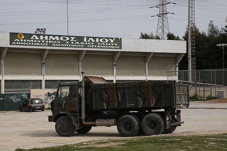 Στήνουν σκηνές για πρόσφυγες και στο Πάρκο Τρίτση