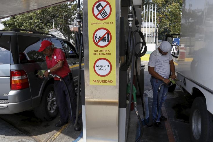 Πώς η πετρελαιοπαραγωγός Βενεζουέλα οδηγήθηκε σε κρίση