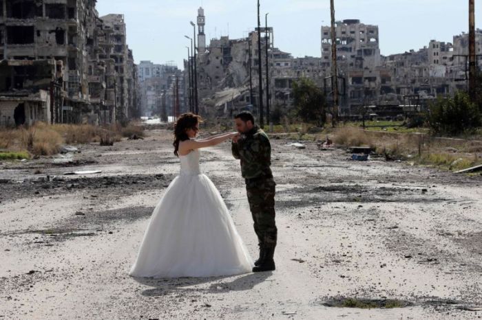 Γάμος στα ερείπια της Συρίας