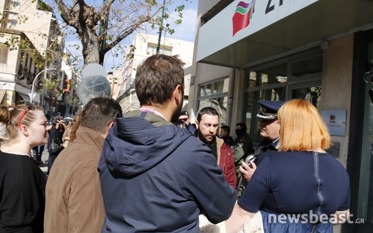 Στα γραφεία του ΣΥΡΙΖΑ οι συμβασιούχοι στους ΟΤΑ