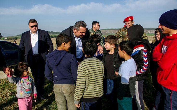 Καμμένος: Αυτή τη στιγμή στην Ελλάδα βρίσκονται 24.000 πρόσφυγες