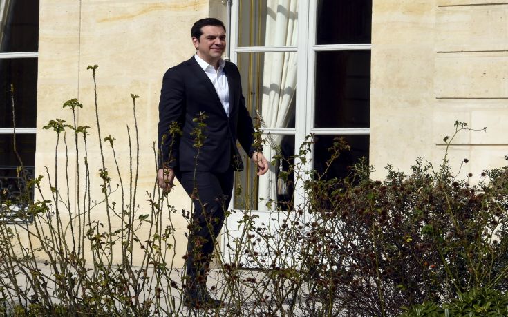 Σοσιαλιστικό ανάχωμα για το διπλό μέτωπο αναζητά ο Τσίπρας