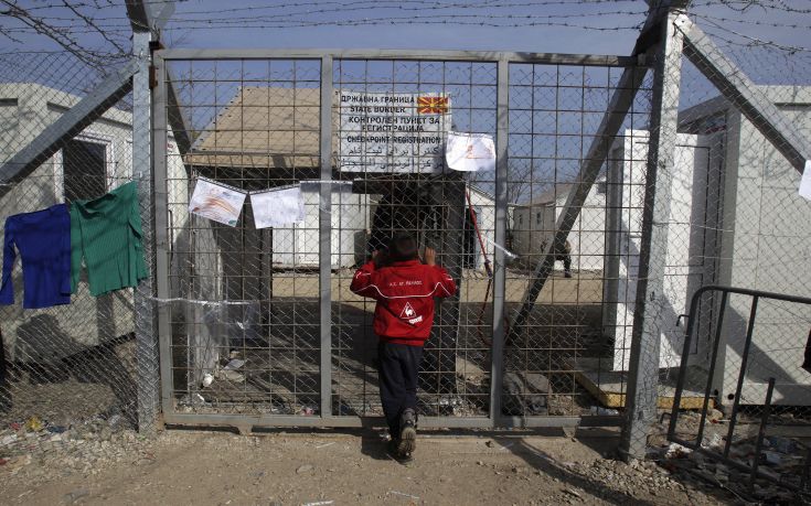 Αμφιλεγόμενες ΜΚΟ και φήμες για τα σύνορα έφεραν ένταση και νεύρα στην Ειδομένη