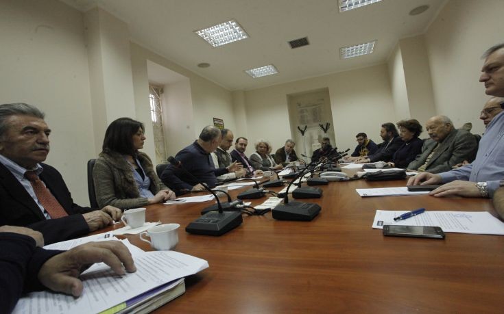 Συνεχίζεται η αποχή των δημοσίων υπαλλήλων από τις επιτροπές