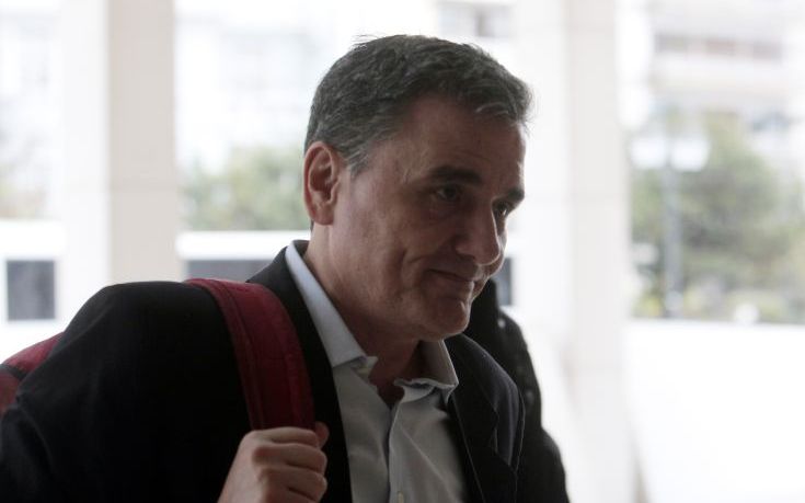 Μπρα ντε φερ κυβέρνησης και δανειστών – Πού τα βρίσκουν και πού όχι