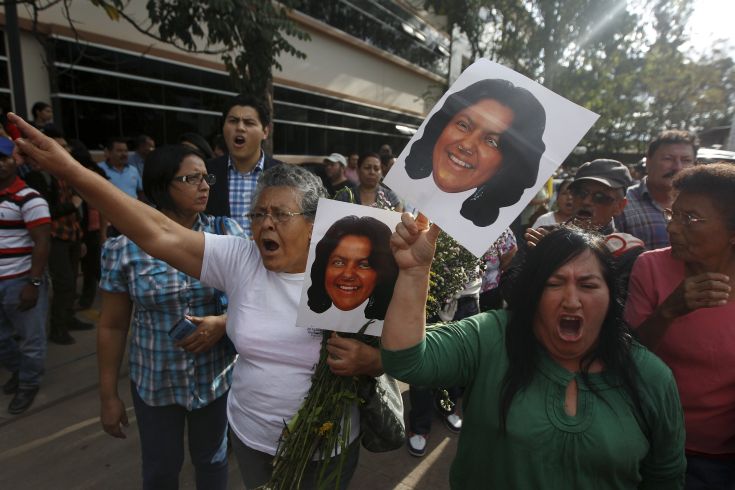 Οργή για τη δολοφονία ακτιβίστριας στην Ονδούρα