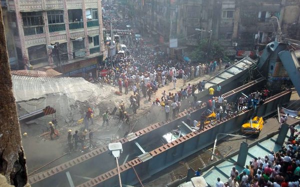 Δέκα νεκροί από κατάρρευση ανισόπεδης γέφυρας στην Ινδία