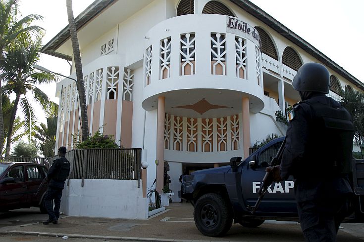Στους 16 οι νεκροί από την επίθεση σε θέρετρο της Ακτής Ελεφαντοστού