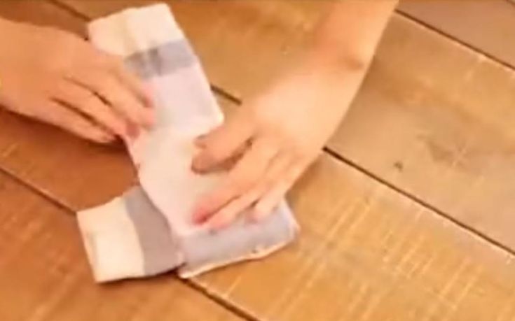 Ο τρόπος για να διπλώνετε τις κάλτσες σας χωρίς να τις χάνετε