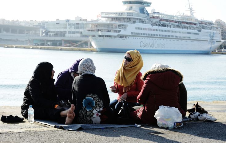 Στον Πειραιά ακόμη 1.018 μετανάστες και πρόσφυγες