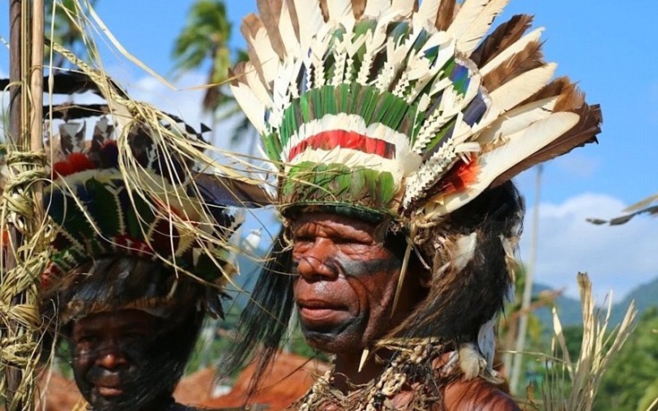 Ζήστε την καθημερινότητα της φυλής Mailulu στην Παπούα Νέα Γουινέα