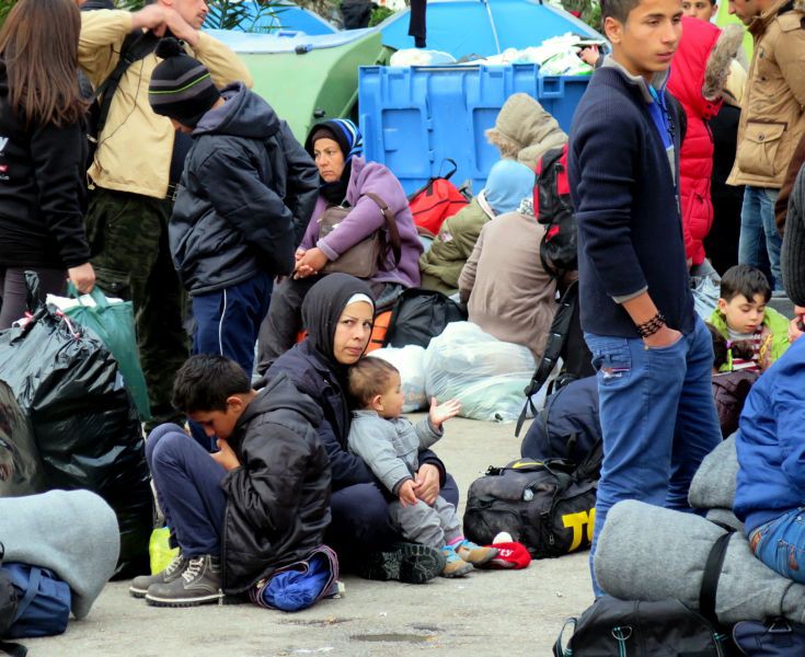 Δεν φεύγουν από τον Πειραιά πρόσφυγες και μετανάστες