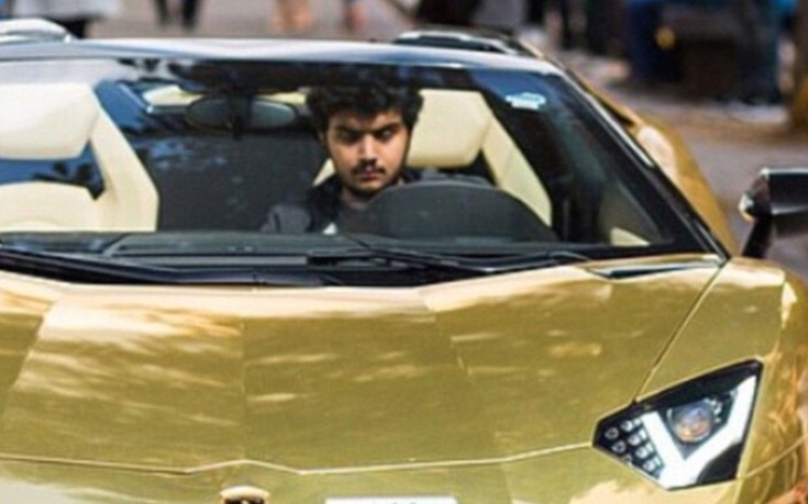 Ο Σαουδάραβας playboy με τα χρυσά αυτοκίνητα και το τσιτάχ