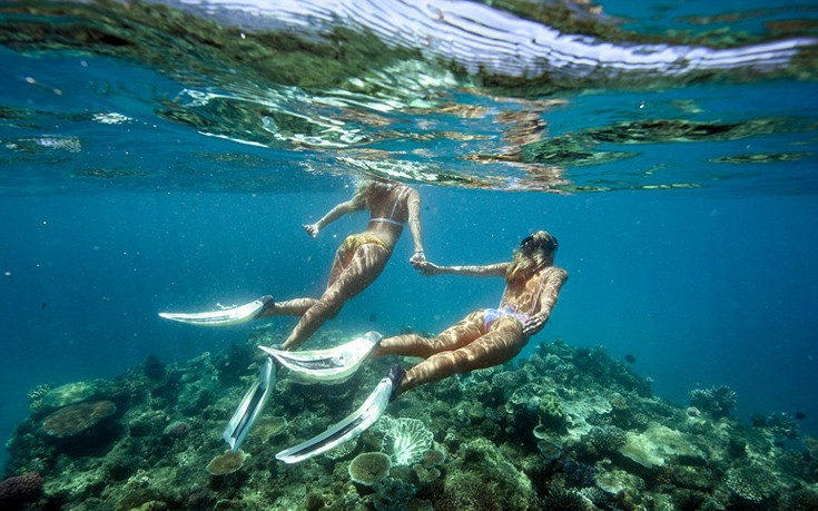 Οι δίδυμες αδερφές του Instagram που έγιναν περιζήτητες για τουριστικές καμπάνιες