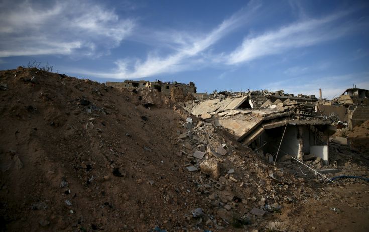 Χιλιάδες τρέπονται σε φυγή λόγω των μαχών στη βόρεια Συρία