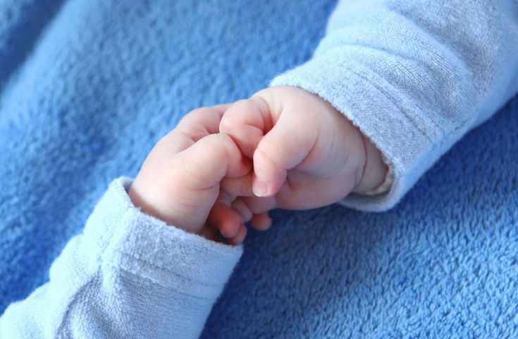 Η υπόθεση με τα μωρά που γεννήθηκαν χωρίς χέρια συγκλονίζει τη Γαλλία