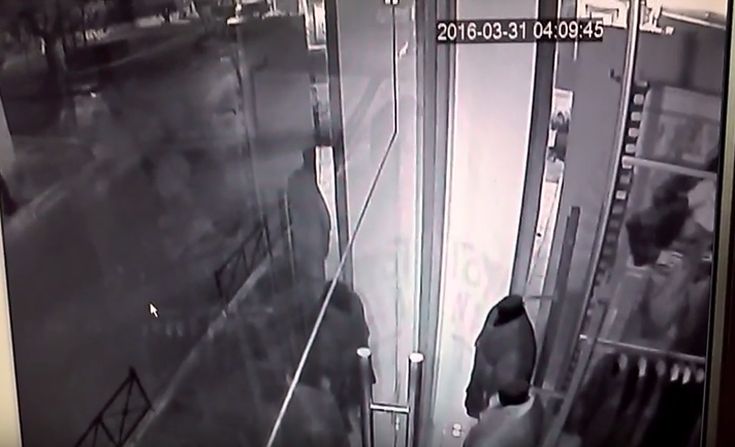 Καρέ – καρέ ο βανδαλισμός σε κατάστημα στα Χανιά