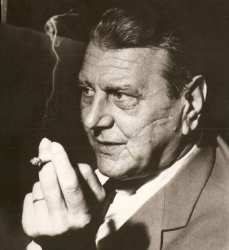 ΟΤΤΟ ΣΚΟΡΤΣΕΝΙ 4 ΟΤΤΟ ΣΚΟΡΤΣΕΝΙ 4