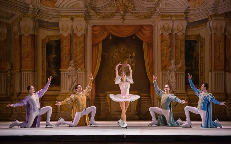 WraiaKoimomeniOnIce1 WraiaKoimomeniOnIce1