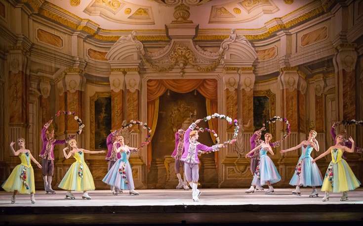 WraiaKoimomeniOnIce2 WraiaKoimomeniOnIce2