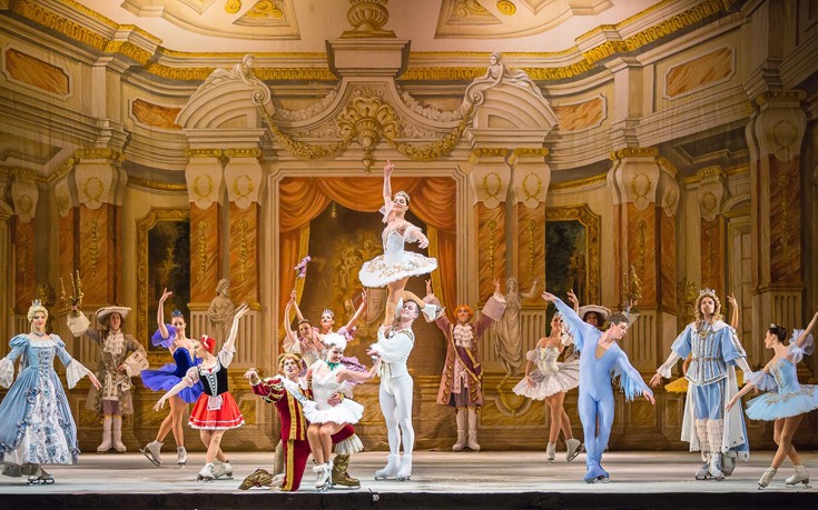 WraiaKoimomeniOnIce4 WraiaKoimomeniOnIce4