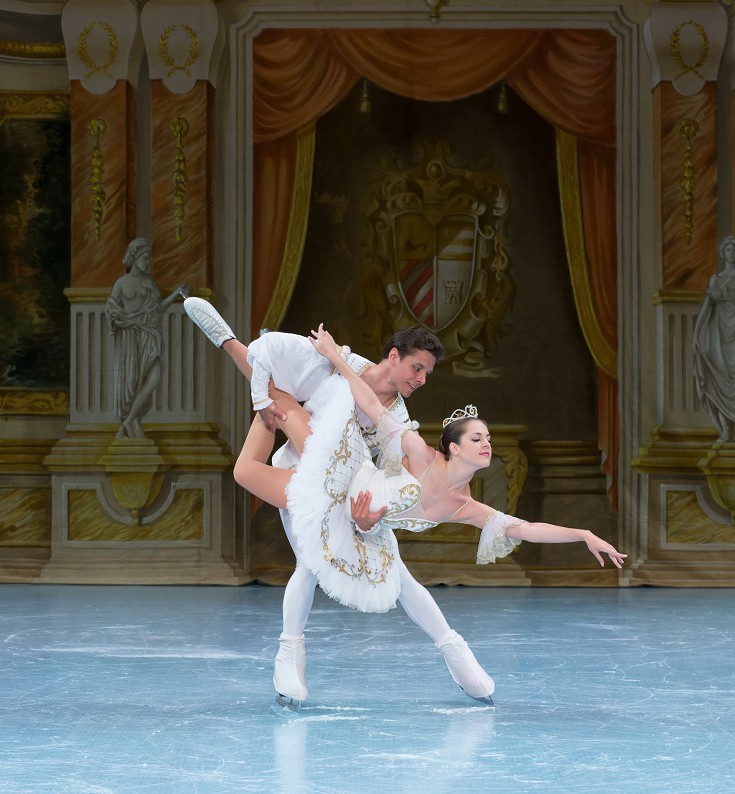 WraiaKoimomeniOnIce5 WraiaKoimomeniOnIce5