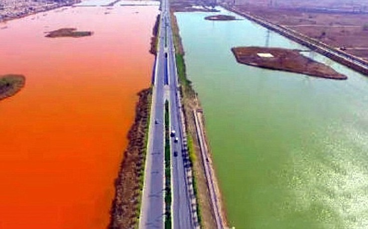 «Μάτωσε» ποταμός της Κίνας από τη ρύπανση