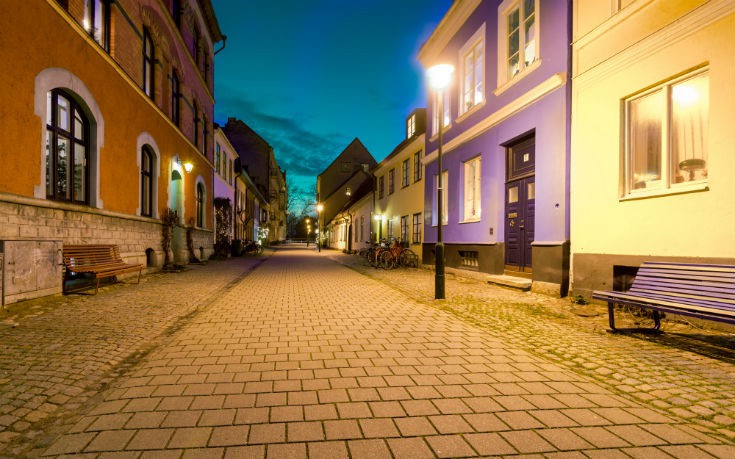 Ατμοσφαιρικό σοκάκι στο Μάλμε της Σουηδίας Ατμοσφαιρικό σοκάκι στο Μάλμε της Σουηδίας