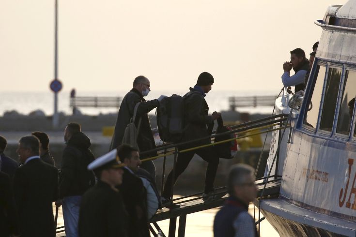 Ρωγμές στην προσφυγική συμφωνία διαπιστώνει η Welt