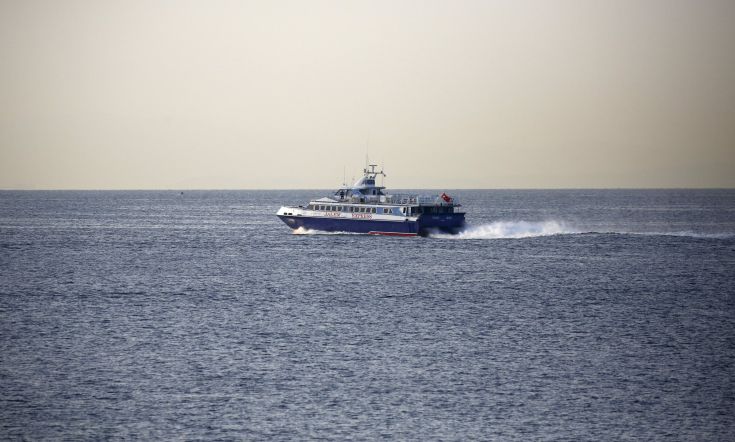 Έφτασε στην Τουρκία το πρώτο πλοίο που μεταφέρει μετανάστες