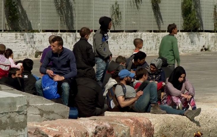 «Μπλόκο» σε κέντρο κράτησης παραβατικών μεταναστών στη Χίο