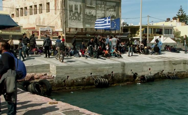 Πρόσφυγες και μετανάστες μεταφέρονται από τη Χίο στην Κω