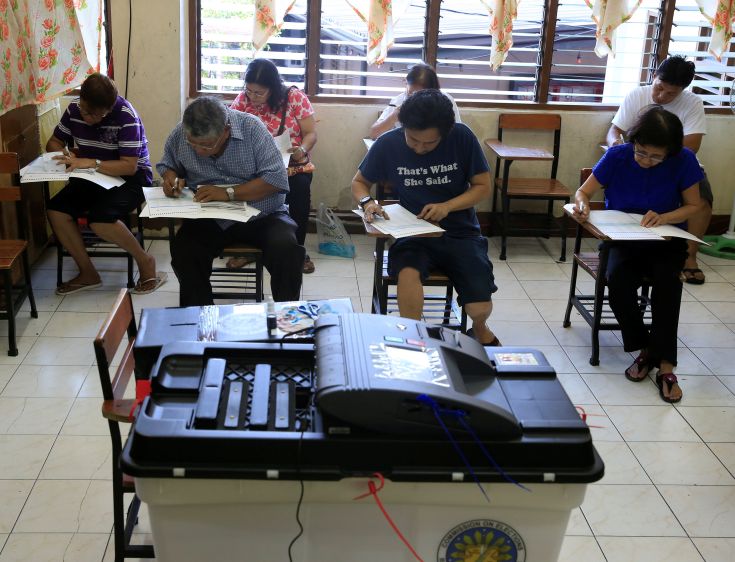 2016-05-09T000332Z_1966500183_S1AETCYKQMAA_RTRMADP_3_PHILIPPINES-ELECTION 2016-05-09T000332Z_1966500183_S1AETCYKQMAA_RTRMADP_3_PHILIPPINES-ELECTION