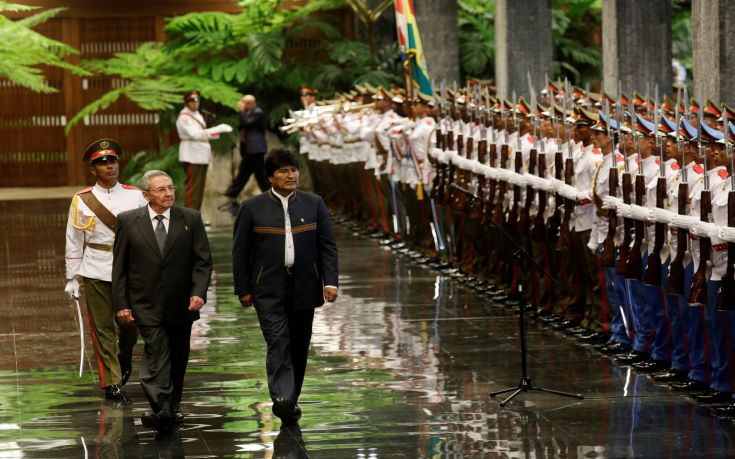 Με Φιντέλ και Ραούλ Κάστρο συναντήθηκε ο πρόεδρος της Βολιβίας