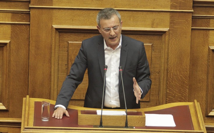 Βέττας για τηλεοπτικές άδειες: Η κυβέρνηση δεν έχει ανάγκη τα κανάλια