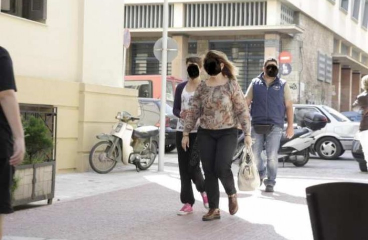 Στον ανακριτή η 37χρονη που έβαζε την ανιψιά της να χαϊδεύεται και την βιντεοσκοπούσε