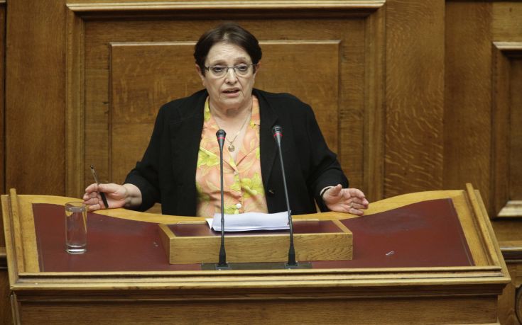 Η Παπαρήγα υπερασπίζεται… τις «μη σταθερές κυβερνήσεις»