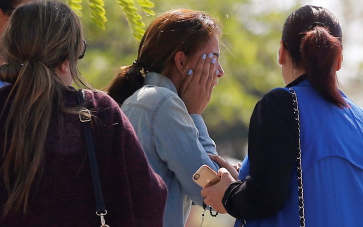 Συντετριμμένοι οι συγγενείς των επιβαινόντων του αεροσκάφους της EgyptAir