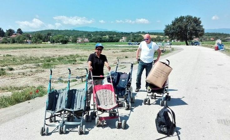 Πρόσφυγες έστησαν καταυλισμούς σε χωράφια δίπλα στην Ειδομένη