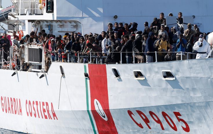 «Μέτωπο» Ιταλών δημάρχων κατά Σαλβίνι για το προσφυγικό