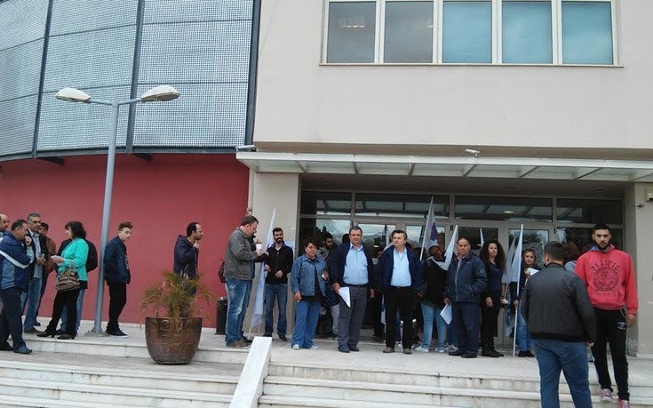 Συμβολική κατάληψη στην Περιφέρεια Εύβοιας