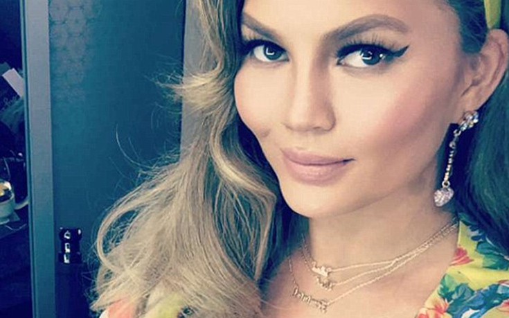 Η Chrissy Teigen τρεις βδομάδες μετά τη γέννηση της κόρης της